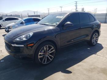  Salvage Porsche Cayenne