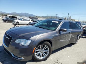  Salvage Chrysler 300