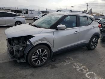  Salvage Nissan Kicks