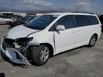  Salvage Toyota Sienna