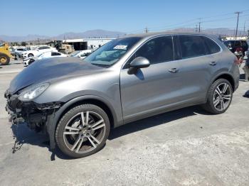  Salvage Porsche Cayenne