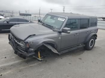  Salvage Ford Bronco