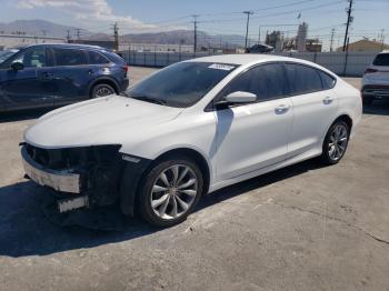  Salvage Chrysler 200