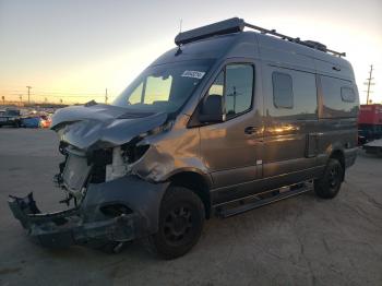  Salvage Winnebago Revel