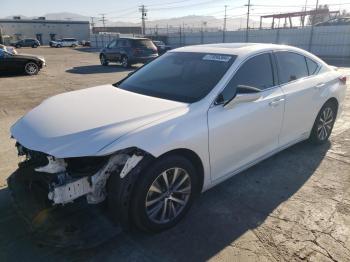  Salvage Lexus Es