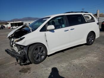  Salvage Toyota Sienna