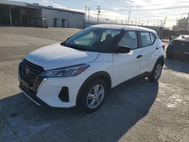  Salvage Nissan Kicks