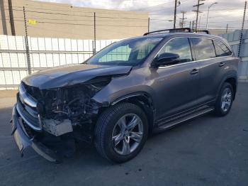  Salvage Toyota Highlander