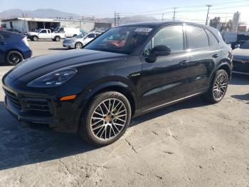  Salvage Porsche Cayenne