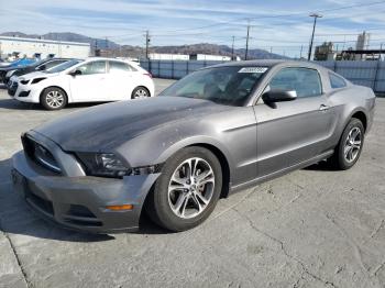  Salvage Ford Mustang