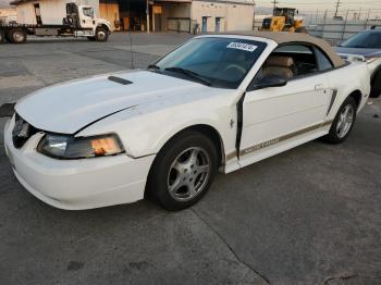  Salvage Ford Mustang