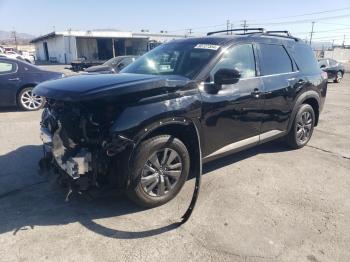  Salvage Nissan Pathfinder