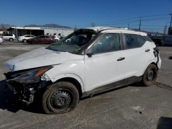  Salvage Nissan Kicks