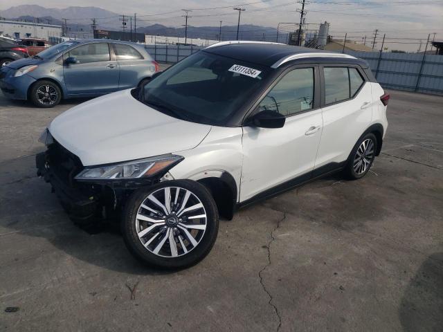  Salvage Nissan Kicks