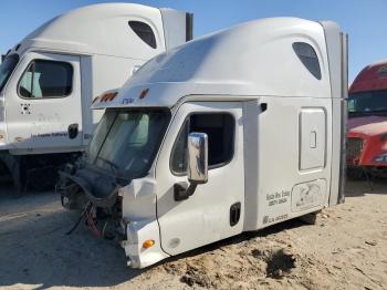  Salvage Freightliner Cascadia 1