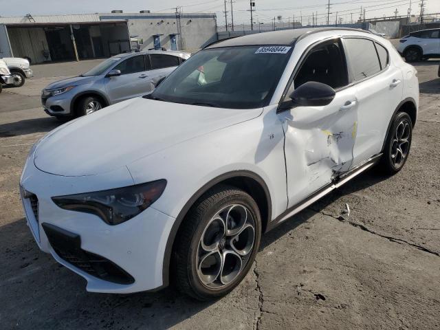  Salvage Alfa Romeo Stelvio