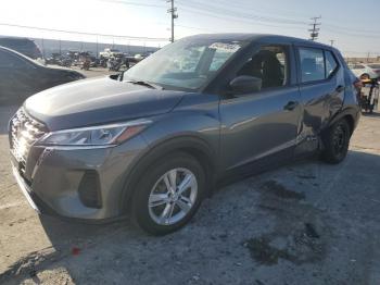  Salvage Nissan Kicks