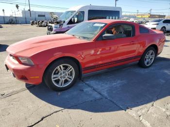  Salvage Ford Mustang