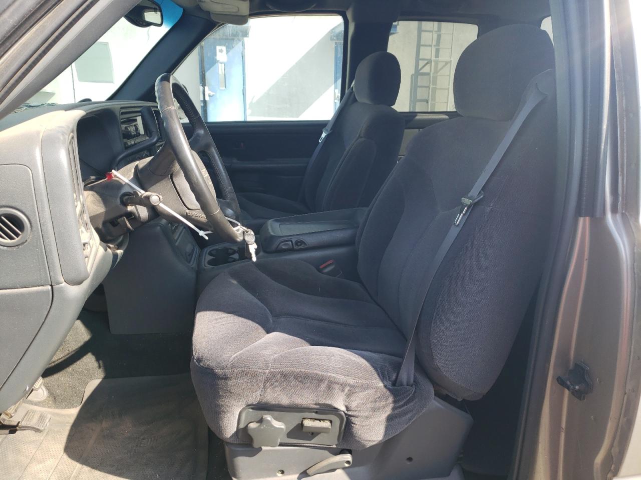 GMC Sierra C1500 Image 2