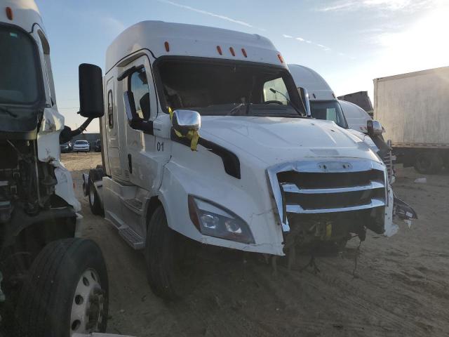  Salvage Freightliner Cascadia 1