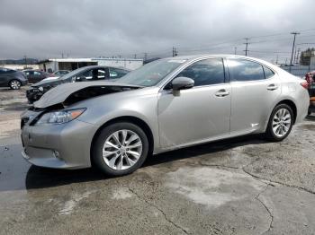  Salvage Lexus Es