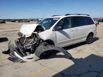  Salvage Toyota Sienna