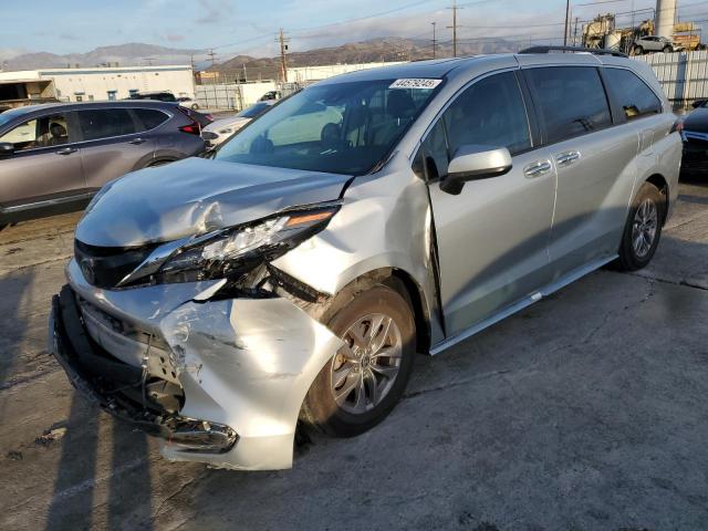  Salvage Toyota Sienna