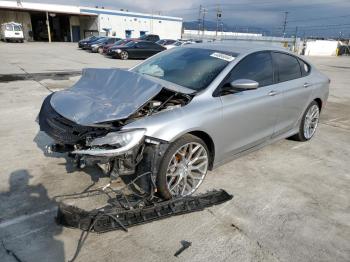  Salvage Chrysler 200