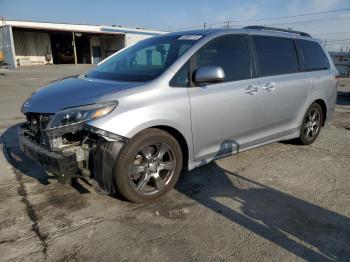  Salvage Toyota Sienna