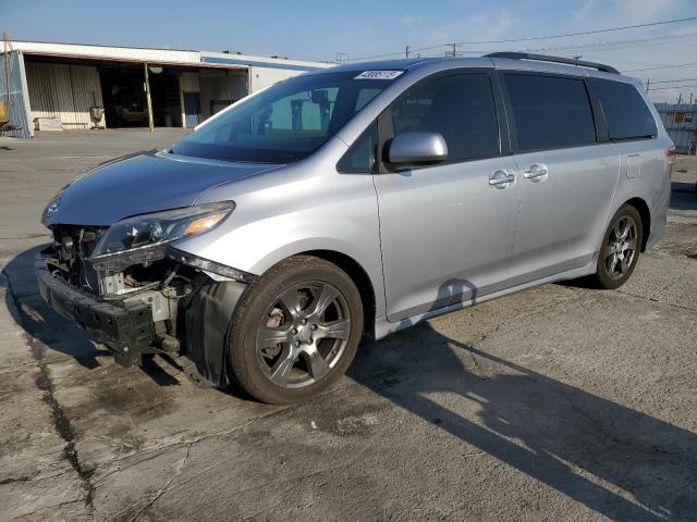  Salvage Toyota Sienna