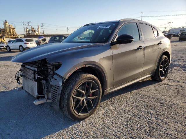  Salvage Alfa Romeo Stelvio