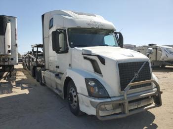  Salvage Volvo Vnl