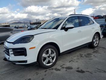  Salvage Porsche Cayenne