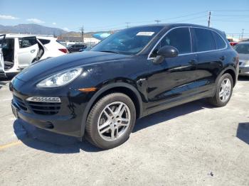  Salvage Porsche Cayenne
