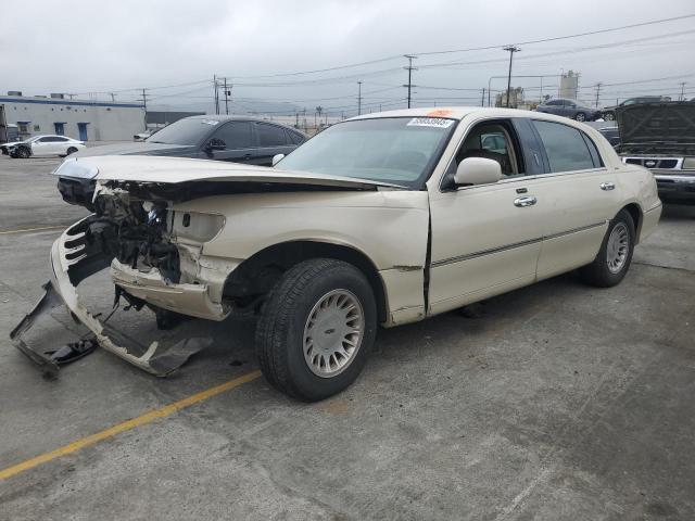  Salvage Lincoln Towncar