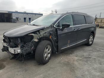  Salvage Chrysler Pacifica