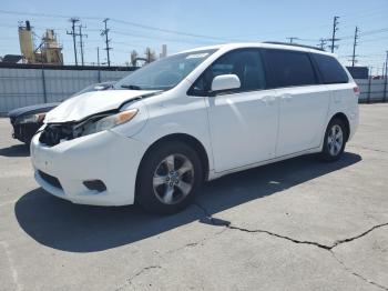 Salvage Toyota Sienna