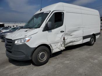  Salvage Mercedes-Benz Sprinter