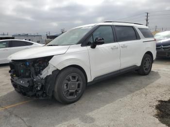  Salvage Kia Carnival