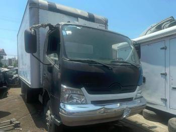  Salvage Hino 195