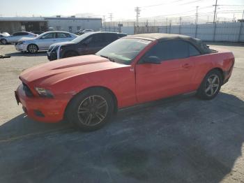 Salvage Ford Mustang