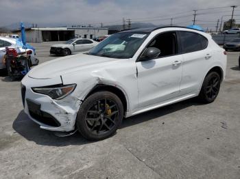  Salvage Alfa Romeo Stelvio