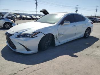  Salvage Lexus Es