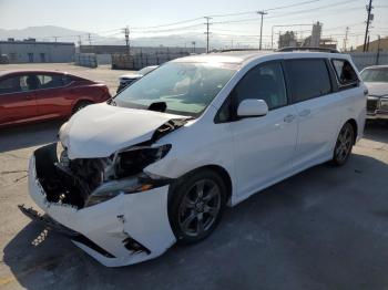  Salvage Toyota Sienna