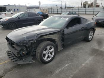  Salvage Ford Mustang