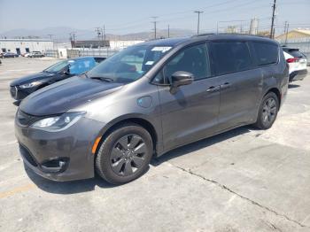  Salvage Chrysler Pacifica