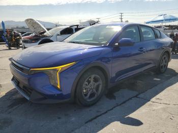  Salvage Kia K4 Lx