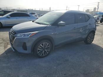  Salvage Nissan Kicks