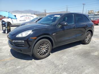  Salvage Porsche Cayenne