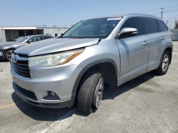  Salvage Toyota Highlander